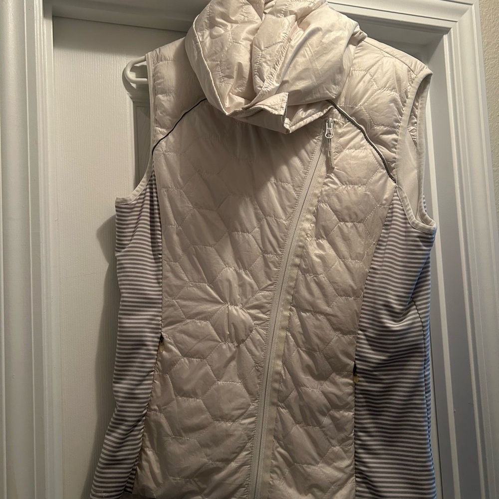 Mondetta Women's Quilted Hooded Vest - Cream and Gray